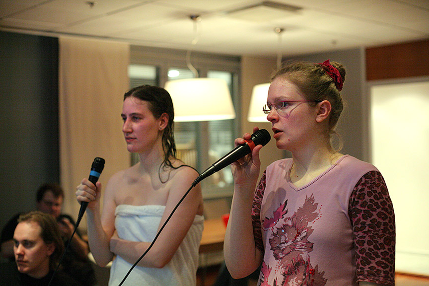 singstar_titti_riitta_05.jpg