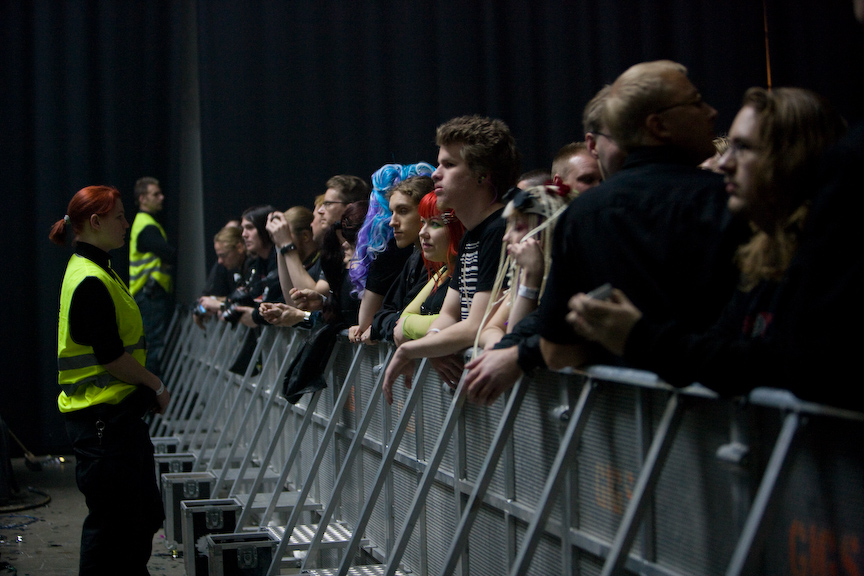 front242_crowd_06.jpg