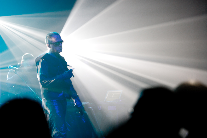 front242_39.jpg