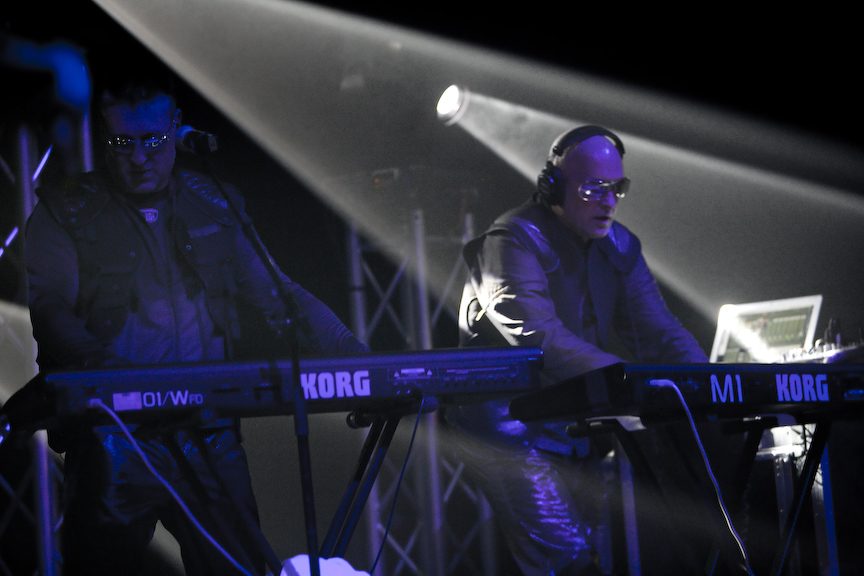 front242_44.jpg