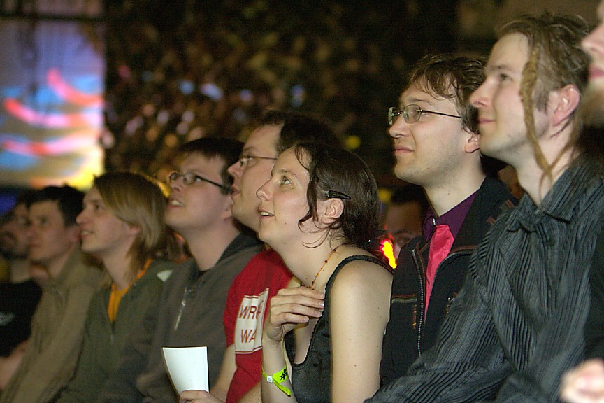 sceneorg_crowd_08.jpg