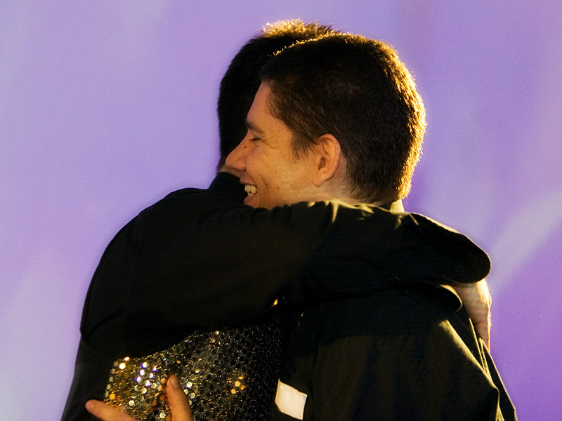 sceneorg_host_03_hug.jpg